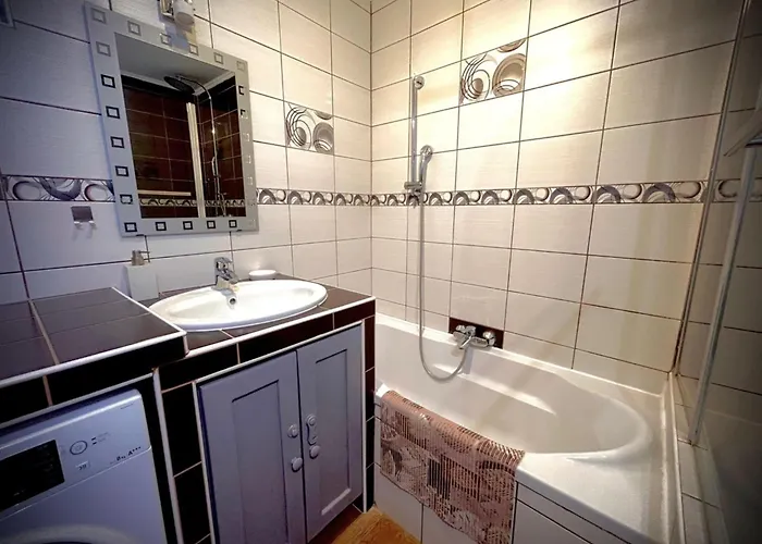 Szofi Vendeghaz بيت للعطل